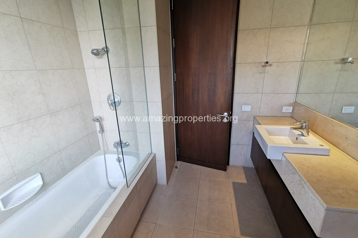 2-Bedroom-Apartment-Ruamrudee-House-14-6485.jpg