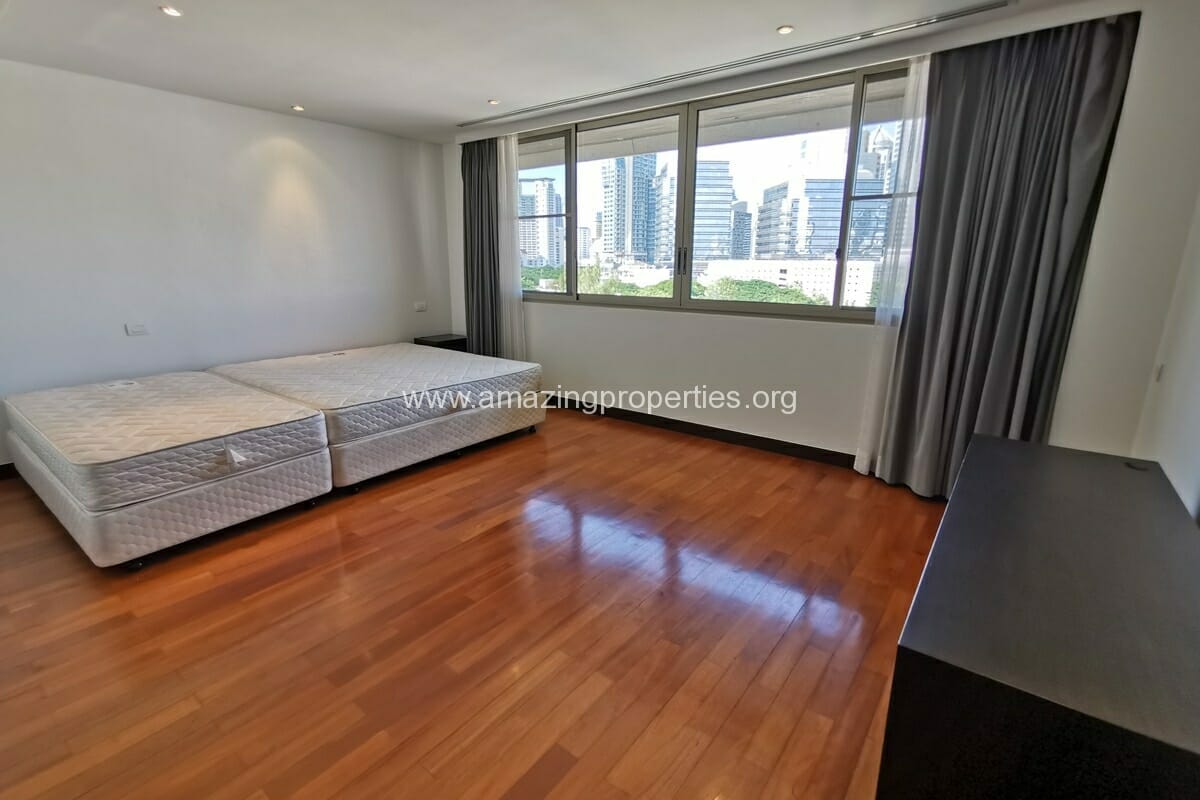 2-Bedroom-Apartment-Ruamrudee-House-17-9210.jpg