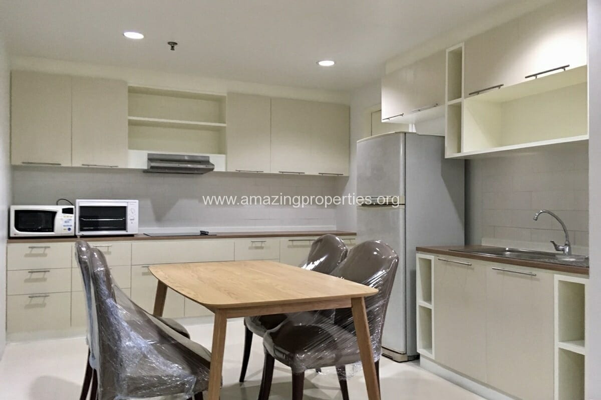 2-Bedroom-Condo-Baan-Suanpetch-1-3907.jpg