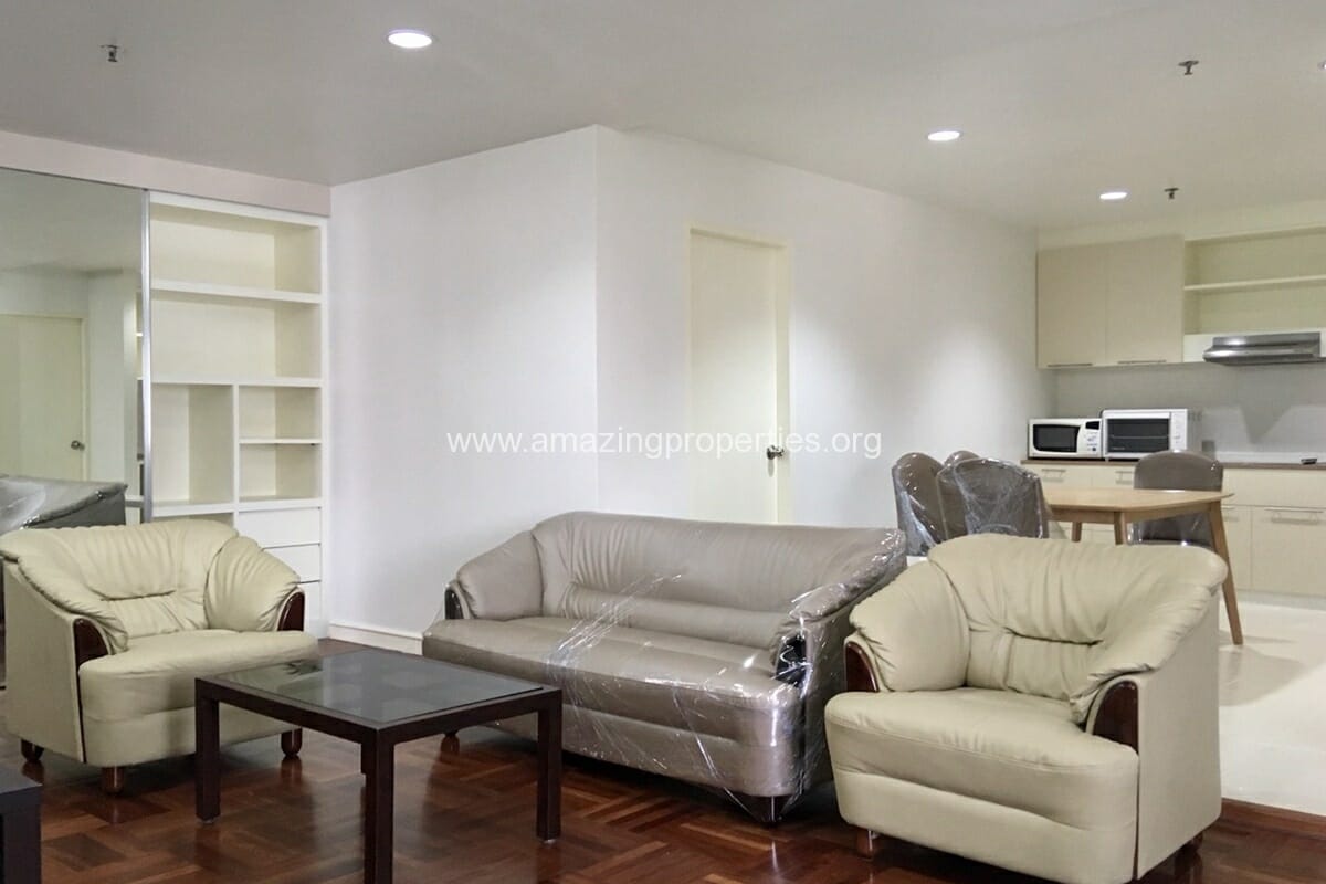 2-Bedroom-Condo-Baan-Suanpetch-4-2233.jpg