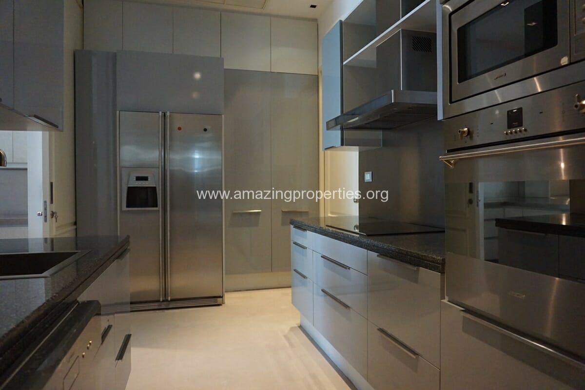2-Bedroom-Condo-Le-Raffine-Sukhumvit-39-24-2849.jpg