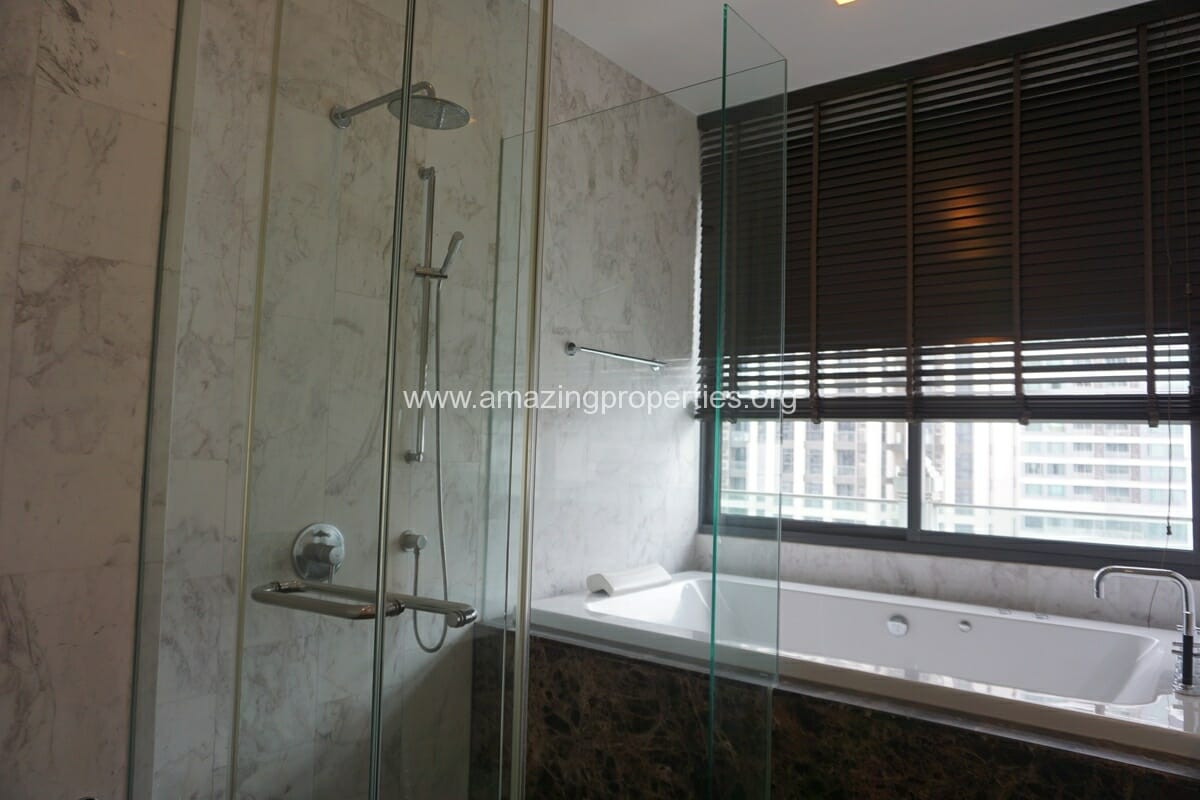 2-Bedroom-Condo-Le-Raffine-Sukhumvit-39-28-9362.jpg