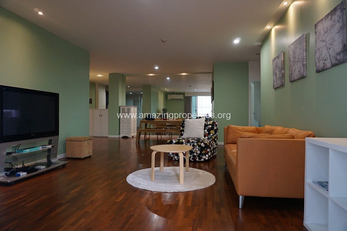 2-Bedroom-Condo-Noble-House-Ruamrudee-8-7287.jpg