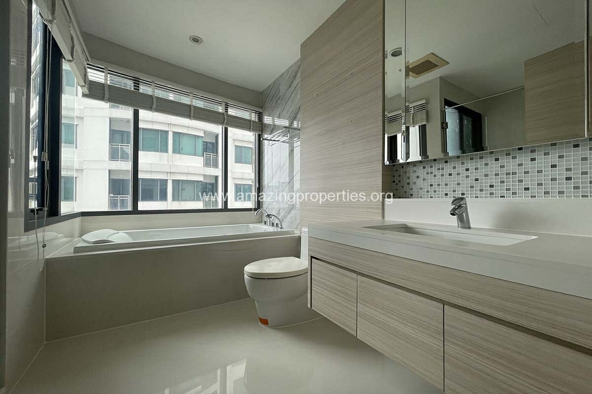 2-Bedroom-Condo-The-Bright-Sukhumvit-24-11-4266.jpg
