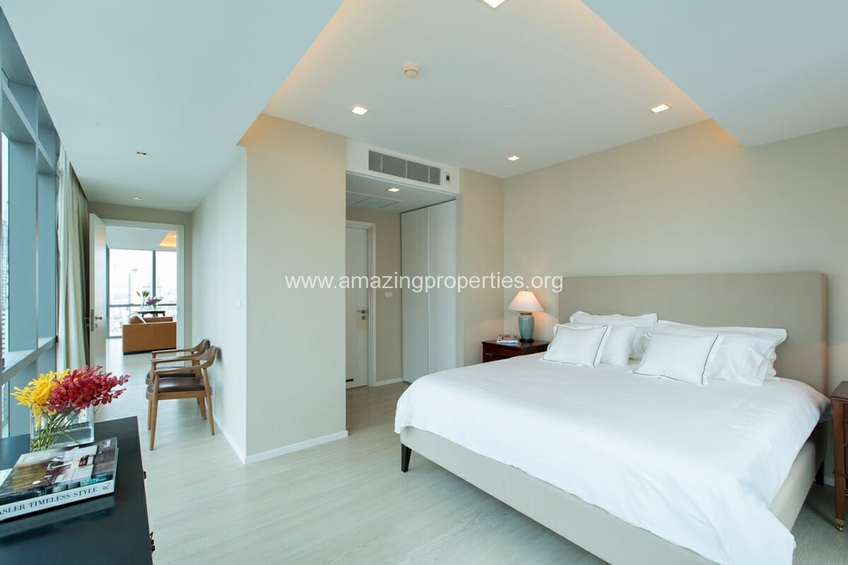 2-Bedroom-Condo-The-Room-Sukhumvit-21-4-8090.jpg