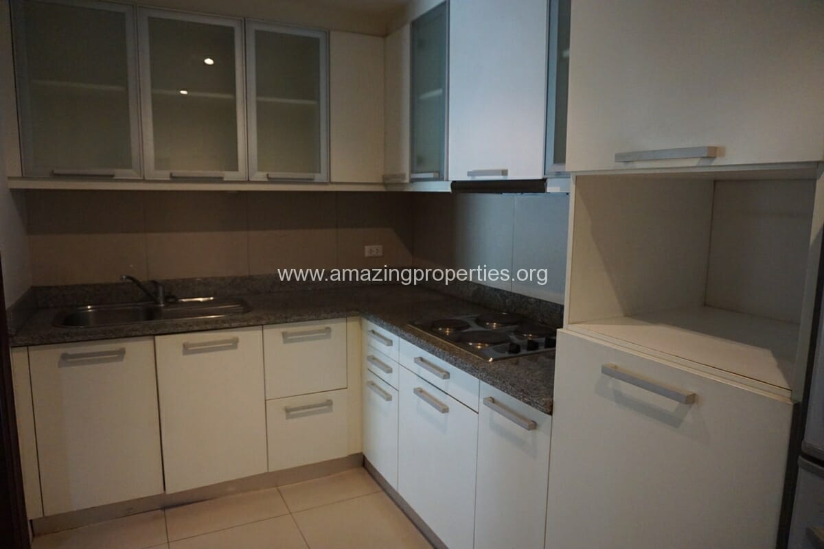 2-Bedroom-Condo-Urbana-Sukhumvit-15-1-1282.jpg