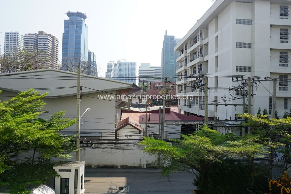 2-Bedroom-Condo-Urbana-Sukhumvit-15-5-2546.jpg