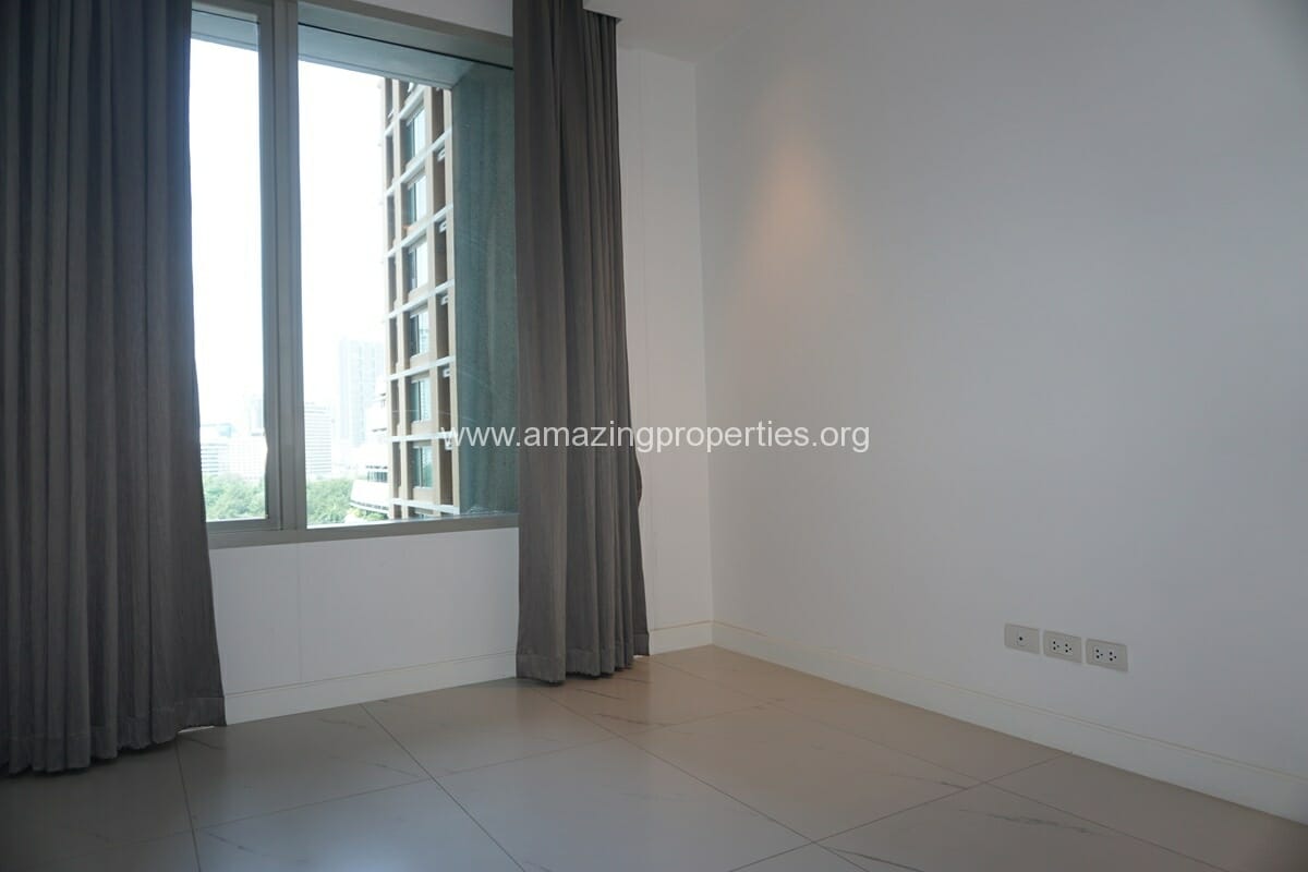 2-Bedroom-Condo-at-185-Rajdamri-28-8172.jpg