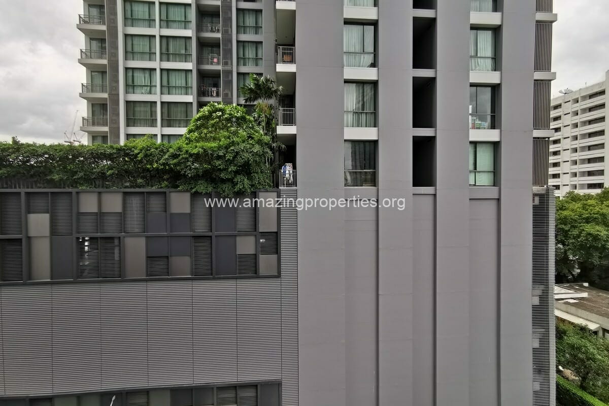 2-Bedroom-Condo-at-Quattro-Thonglor-4-4113.jpg