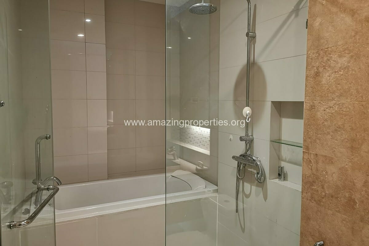 2-Bedroom-Condo-at-The-Bright-Sukhumvit-24-6-4037.jpg