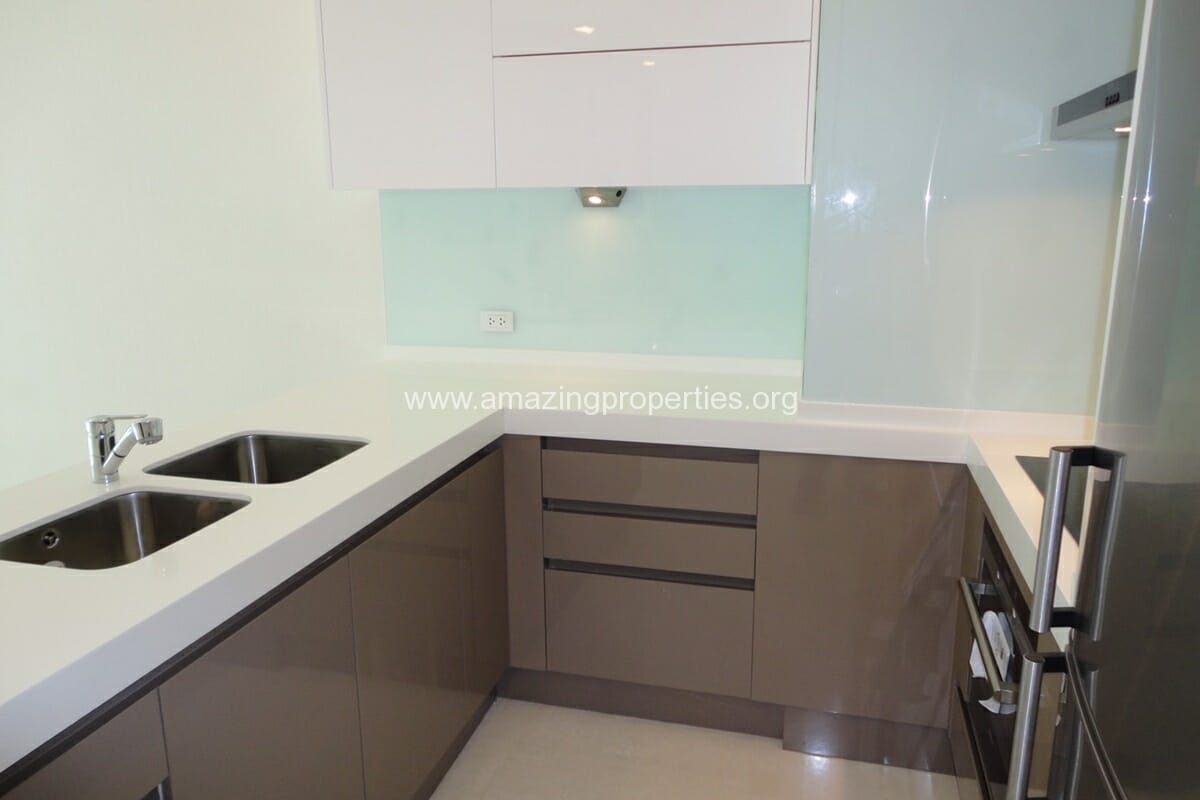 2-Bedroom-Condo-for-Sale-Q-Langsuan-10-9335.jpg