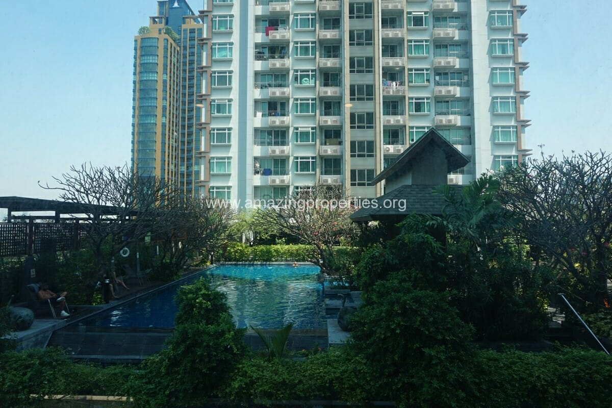 2-Bedroom-Condo-for-Sale-at-Circle-Condominium-10-7426.jpg