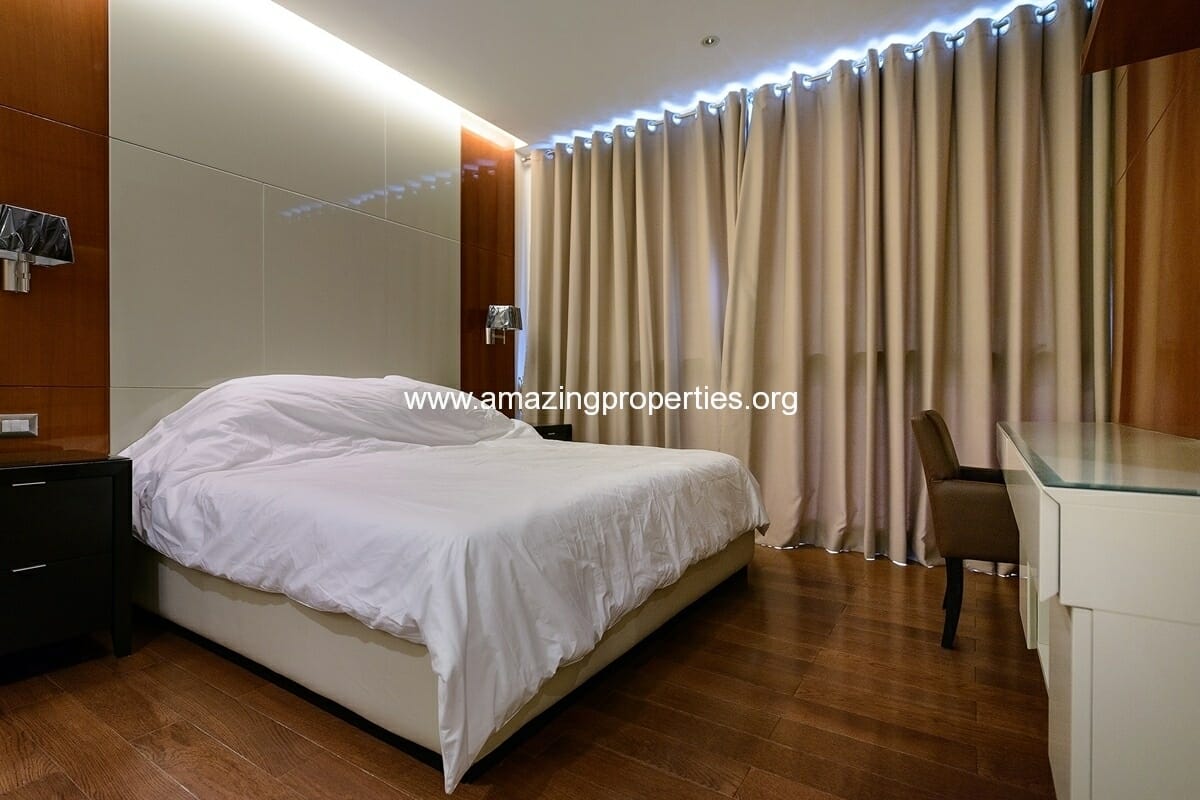 2-Bedroom-Condo-in-The-Address-Sukhumvit-28-4-3004.jpg