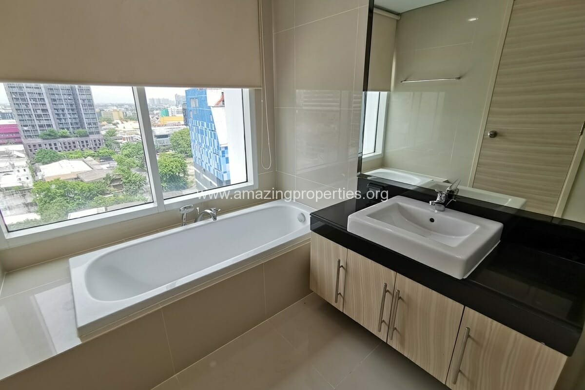 2-Bedroom-condo-Fullerton-Bangkok-16-1205.jpg