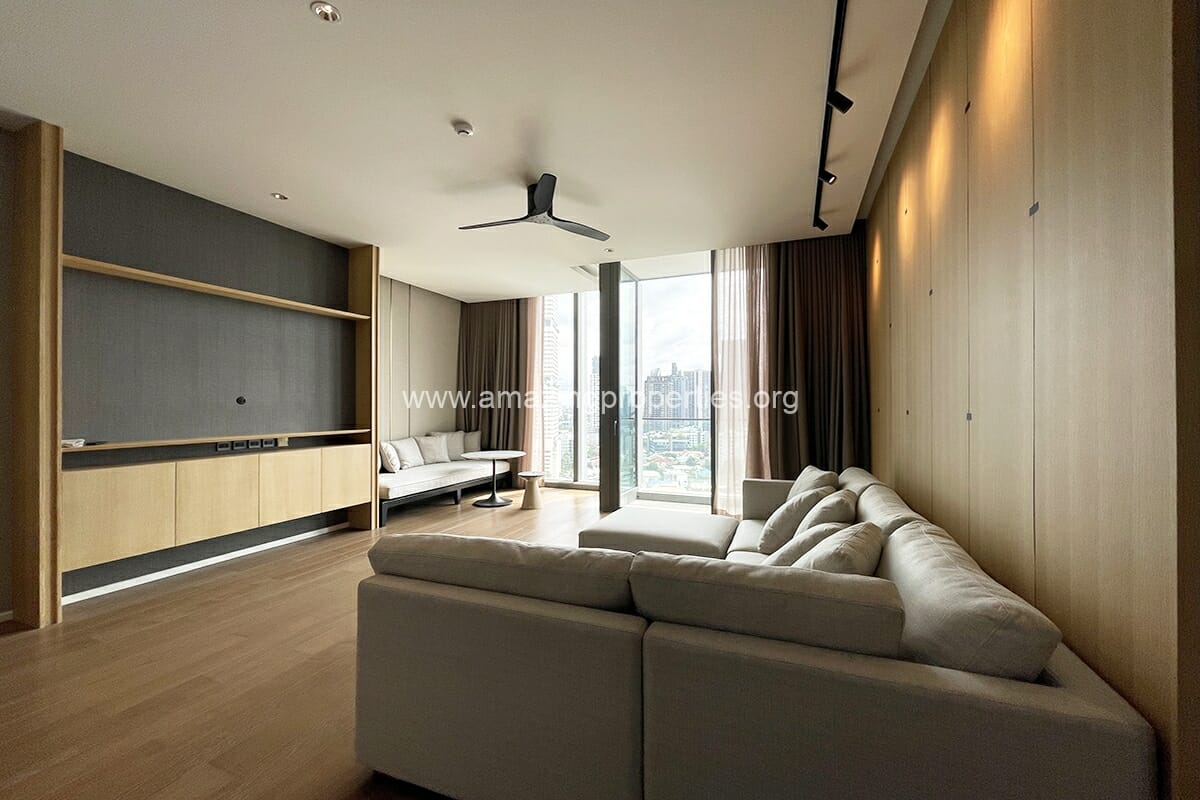 2-Bedroom-condo-Kraam-Sukhumvit-26-3-7090.jpg
