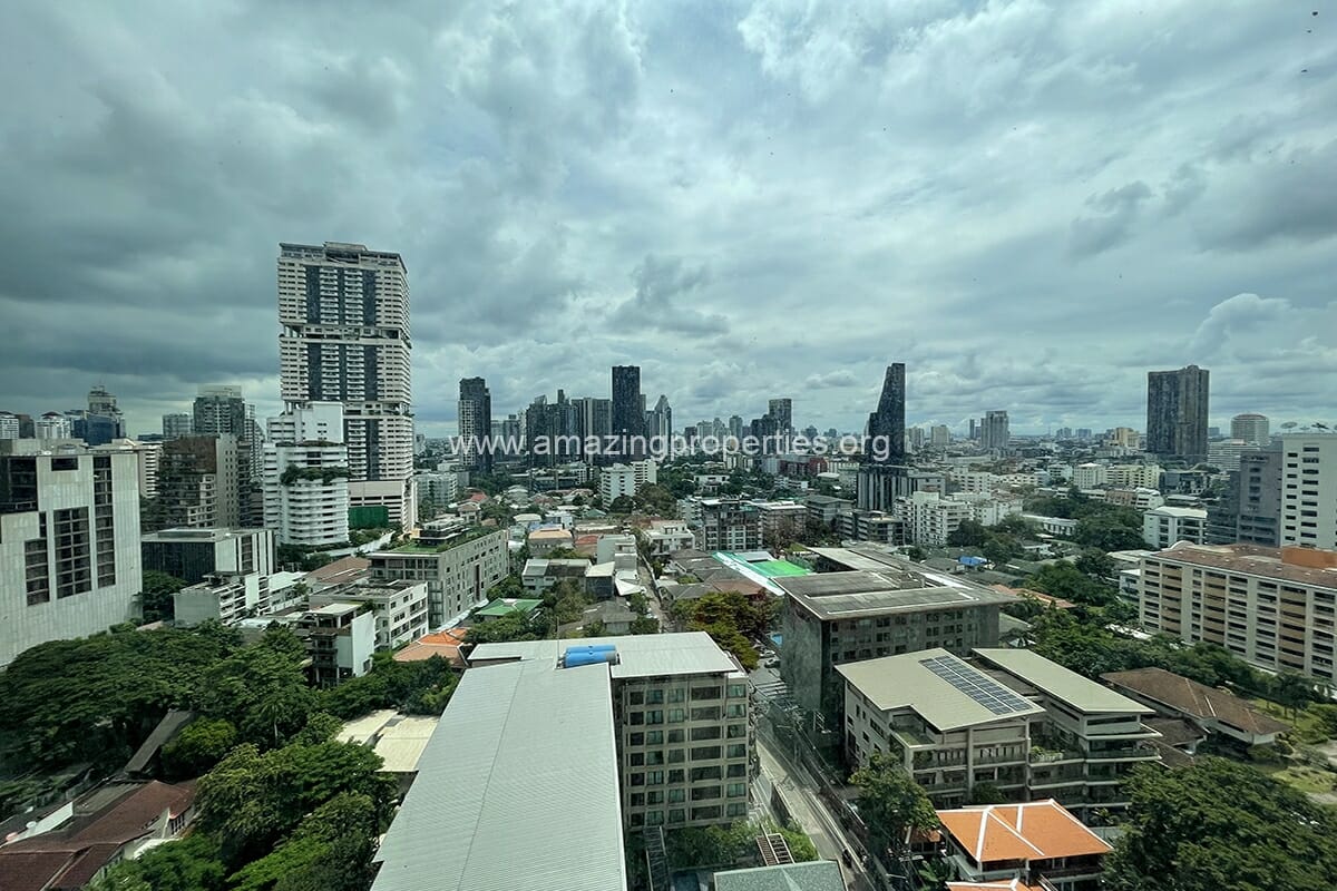 2-Bedroom-condo-Kraam-Sukhumvit-26-6-6440.jpg