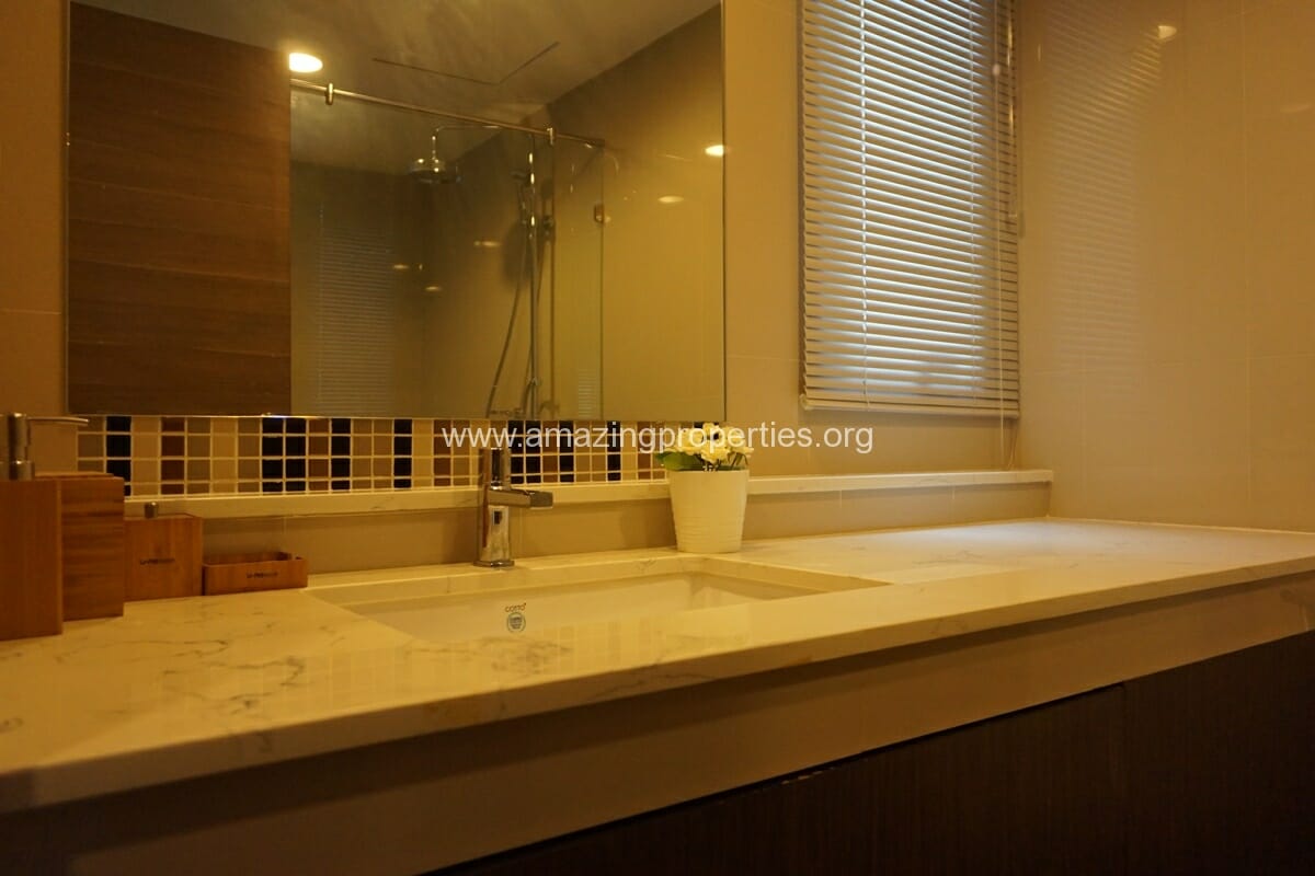 2-Bedroom-condo-Rende-Sukhumvit-23-6-9617.jpg