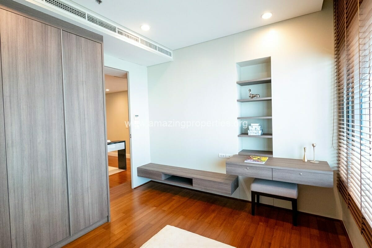 2-Bedroom-condo-The-Bright-Sukhumvit-24-4-2769.jpg