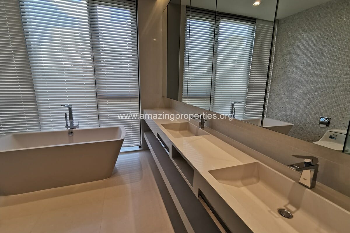 2-Bedroom-condo-Vittorio-Sukhumvit-39-13-2489.jpg