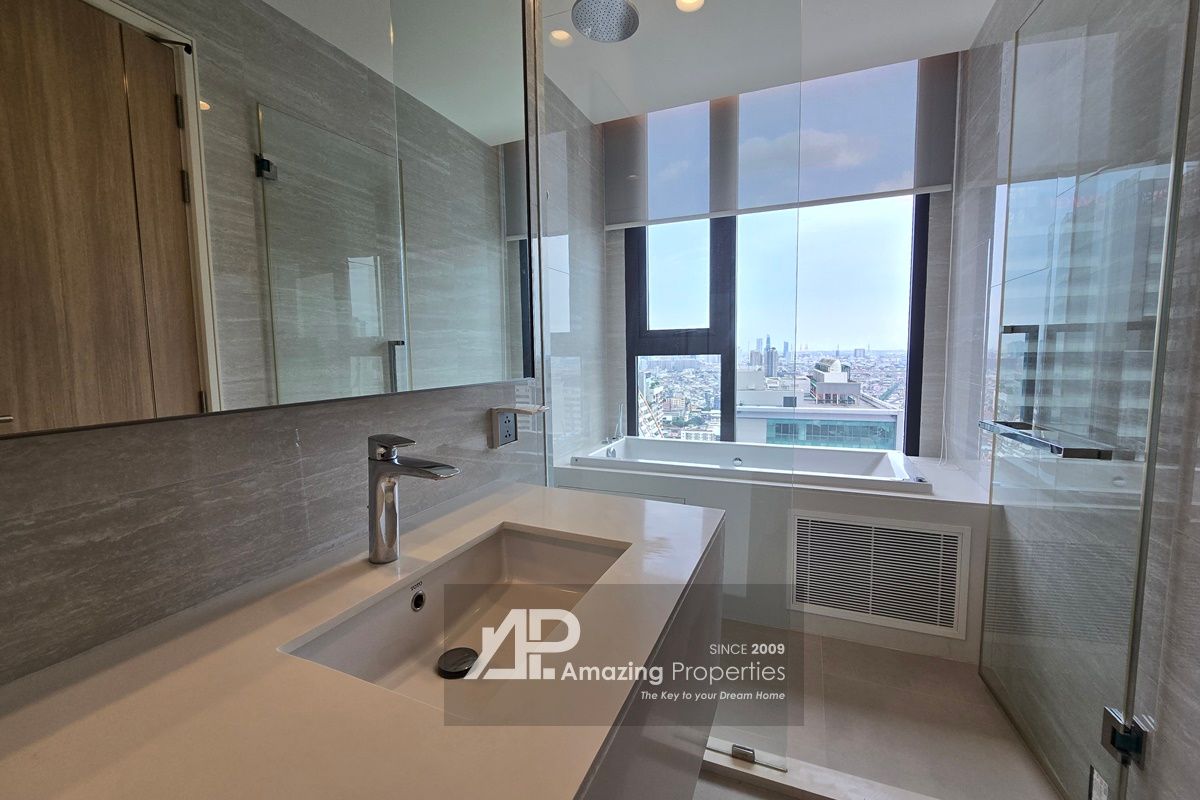 2-bedroom-ANIL-SATHORN-12-19-4204.jpg