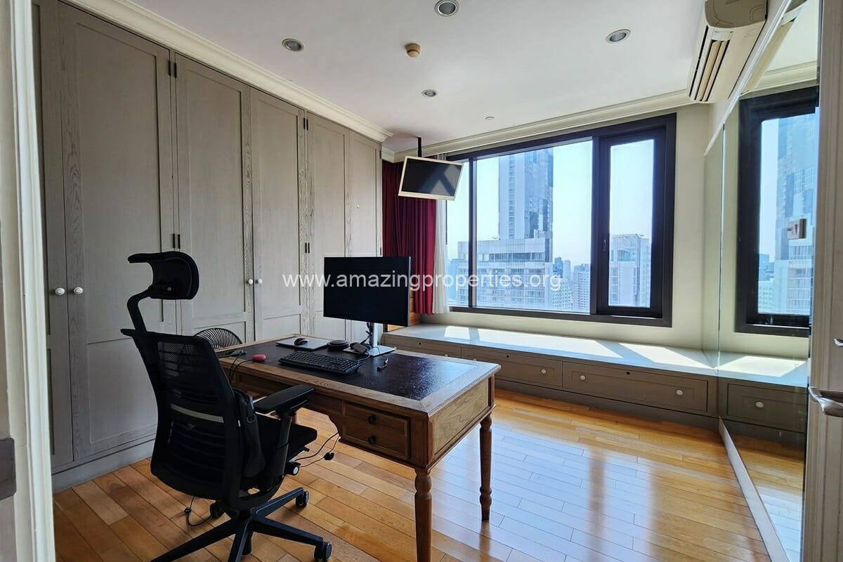 2-bedroom-Aguston-Condominium-7-8808.jpg