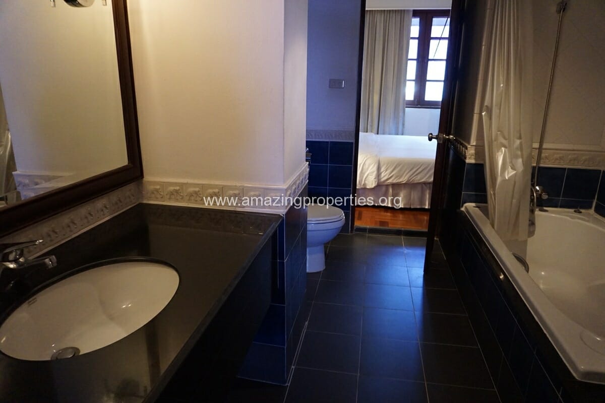 2-bedroom-Apartment-for-Rent-Piya-Place-Tonson-11-2744.jpg
