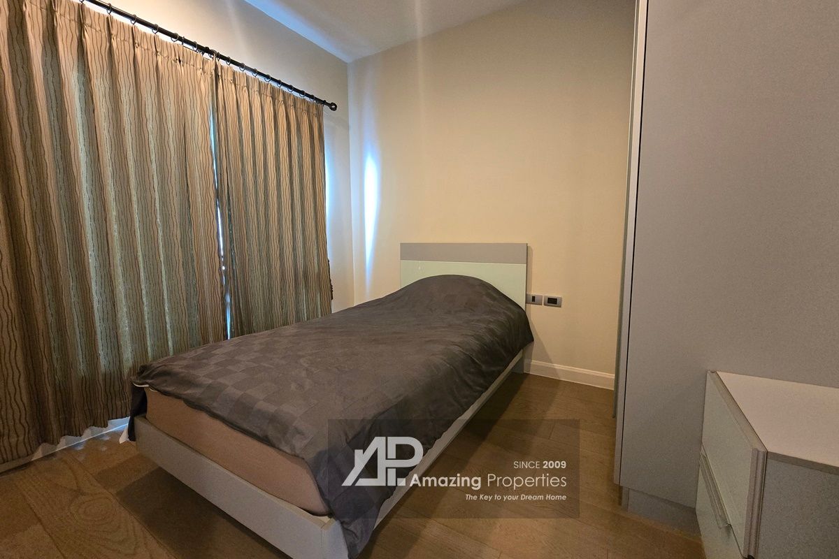 2-bedroom-Crest-Sukhumvit-34-13-8131.jpg