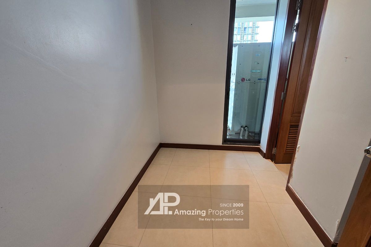 2-bedroom-Le-Raffine-Sukhumvit-39-23-2075.jpg