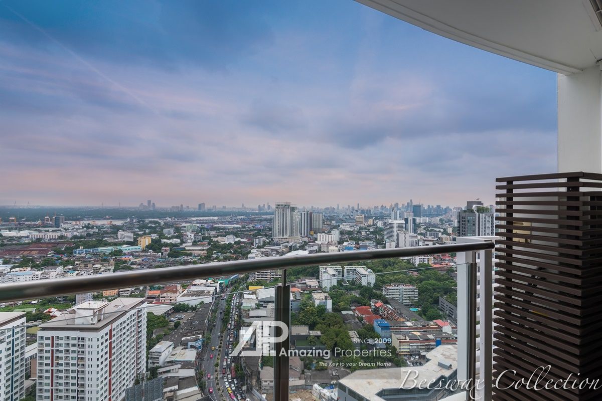2-bedroom-Skywalk-Condominium-1-4181.jpg