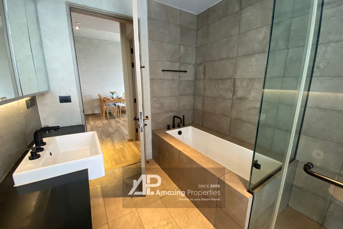 2-bedroom-The-Lofts-Asoke-(1)-4212.jpg
