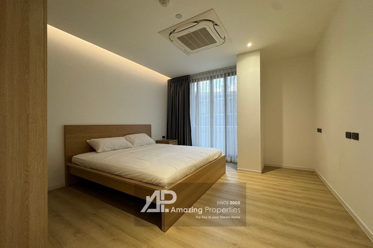 2-bedroom-The-Pentacle-Thonglor-15-12-8556.jpg