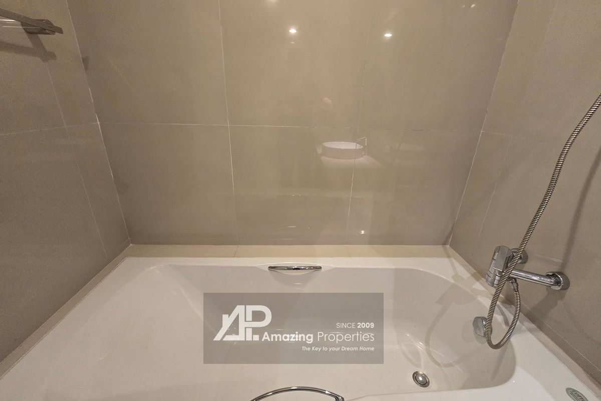 2-bedroom-The-Rise-Sukhumvit-39-21-3203.jpg