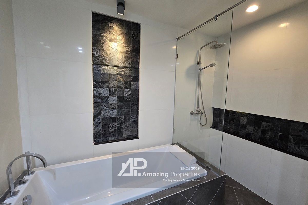 2-bedroom-Wind-Sukhumvit-23-17-4704.jpg