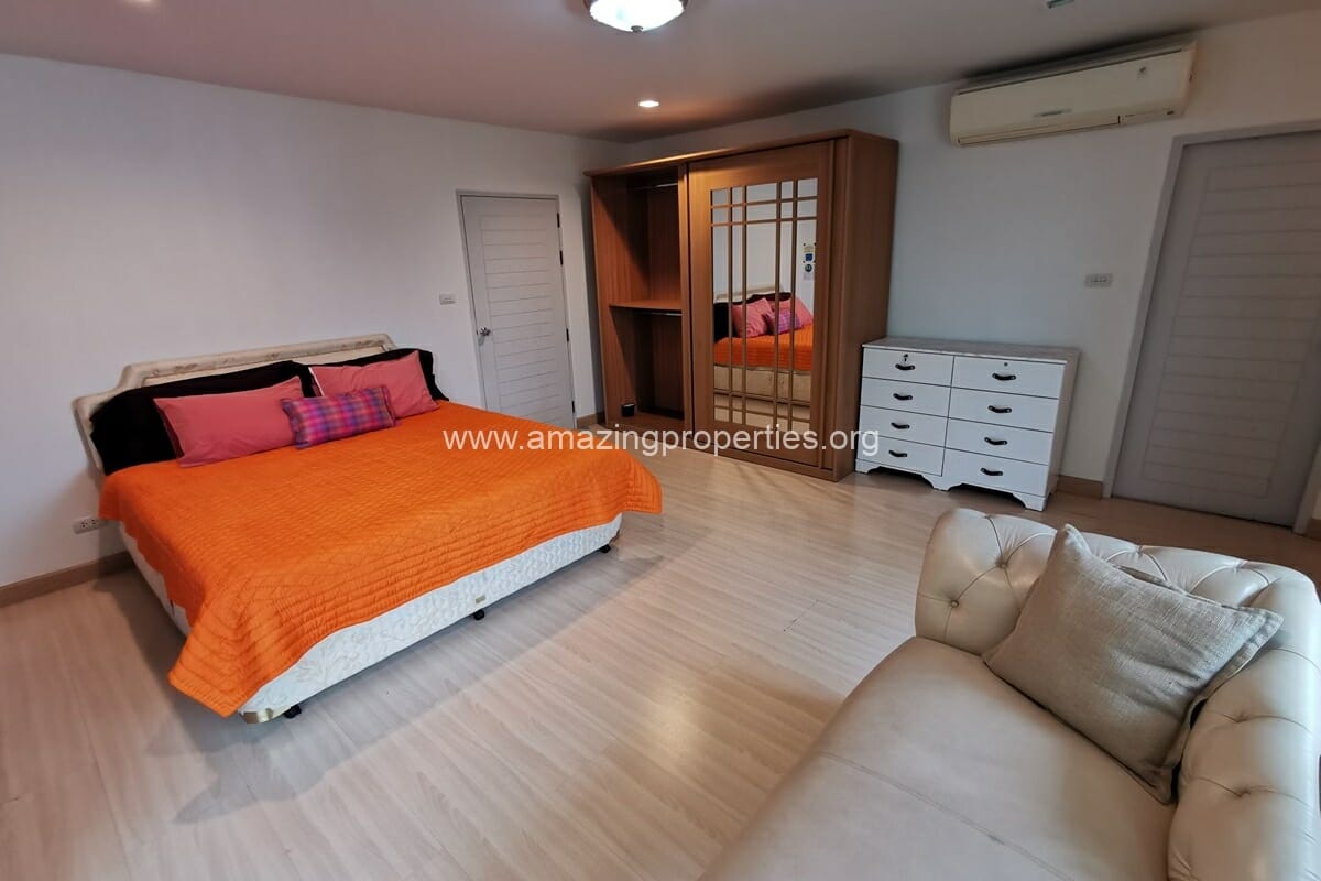 2-bedroom-apartment-31-Place-11-5801.jpg