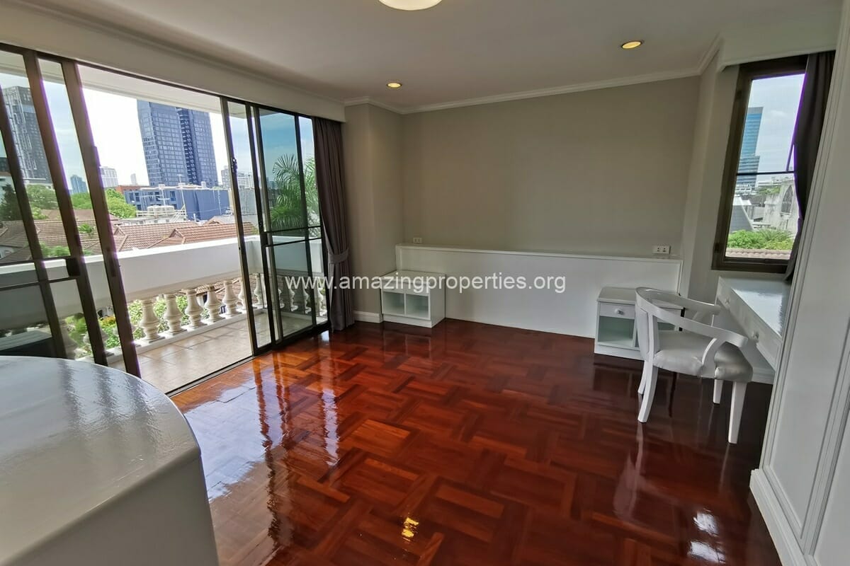 2-bedroom-apartment-Phrom-Phong-11-2863.jpg