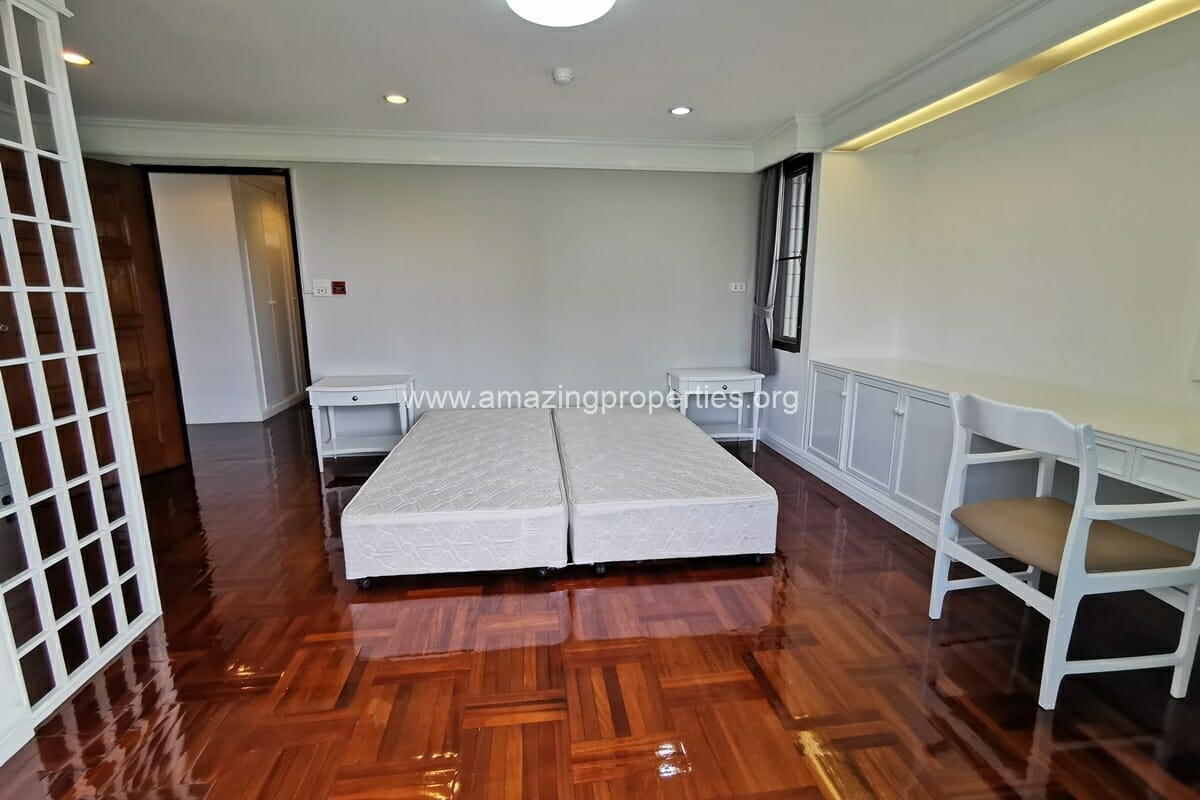 2-bedroom-apartment-Phrom-Phong-8-7053.jpg