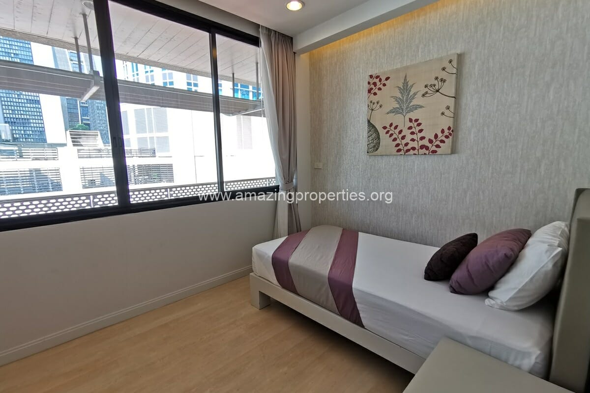 2-bedroom-apartment-Ploenchit-12-3982.jpg