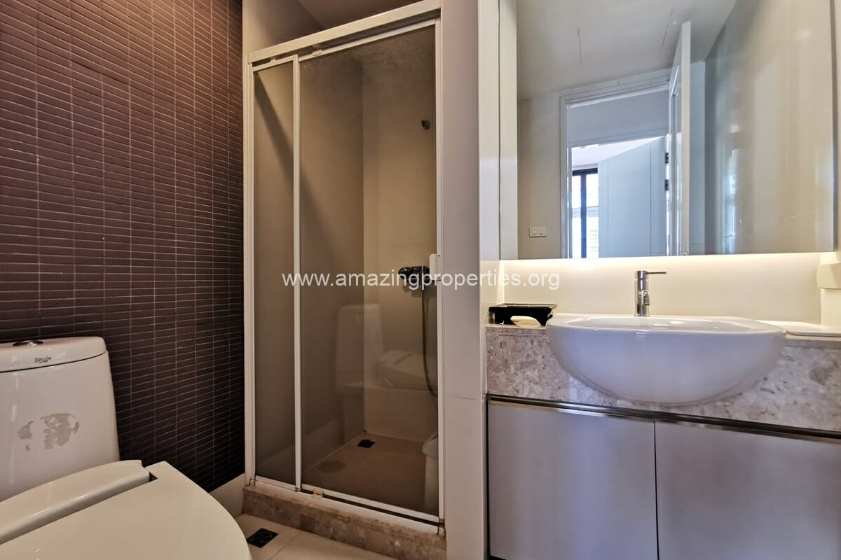 2-bedroom-apartment-Ploenchit-14-8746.jpg