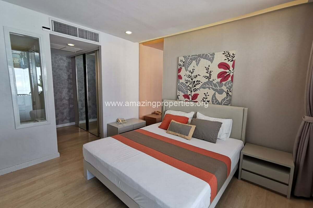 2-bedroom-apartment-Ploenchit-16-2686.jpg