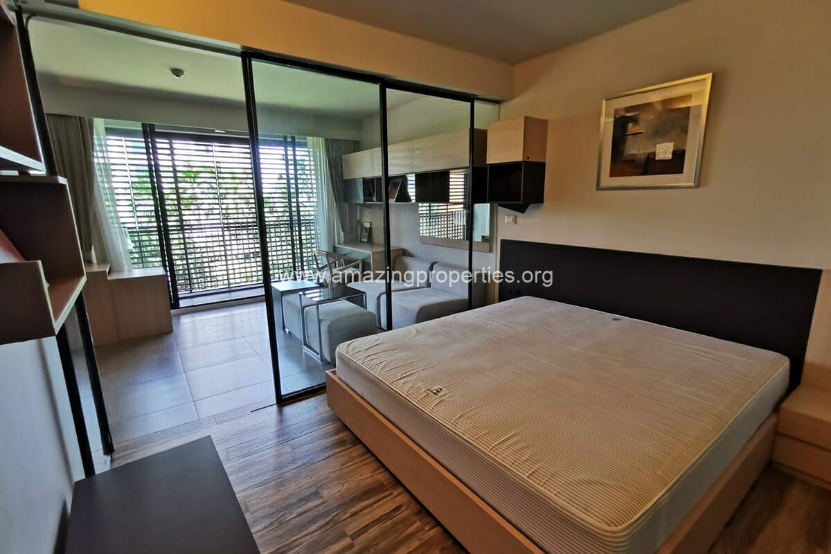 2-bedroom-condo-Circle-S-Sukhumvit-12-13-7171.jpg