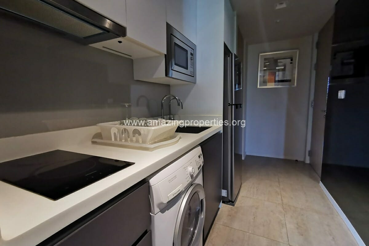 2-bedroom-condo-Circle-S-Sukhumvit-12-2-8781.jpg