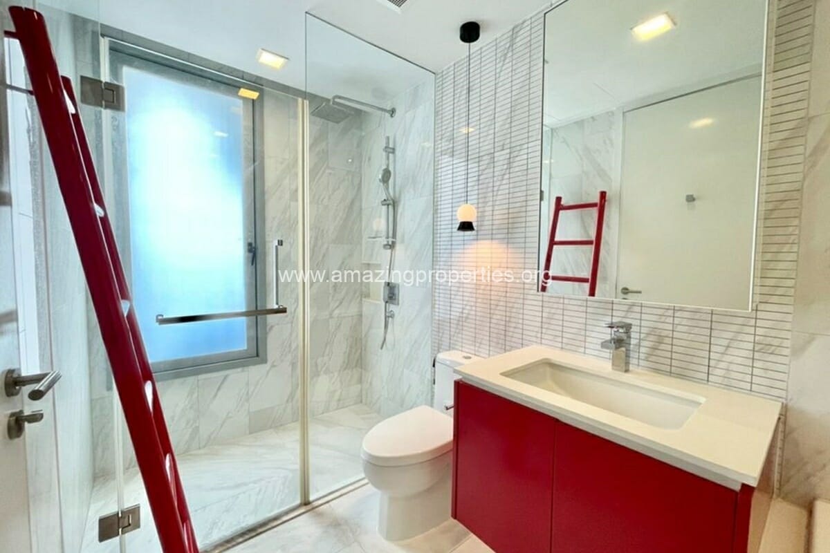 2-bedroom-condo-Hyde-Sukhumvit-11-9-2546.jpg