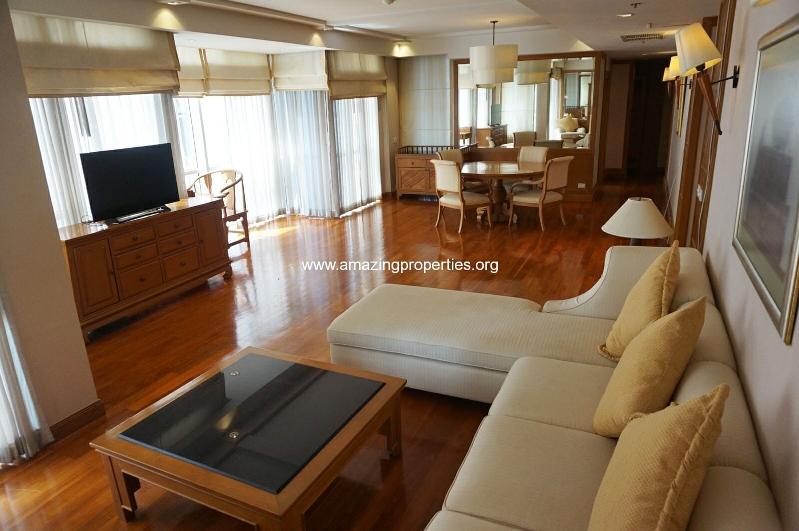 2-bedroom-condo-Langsuan-Ville-7-1-5324.jpg