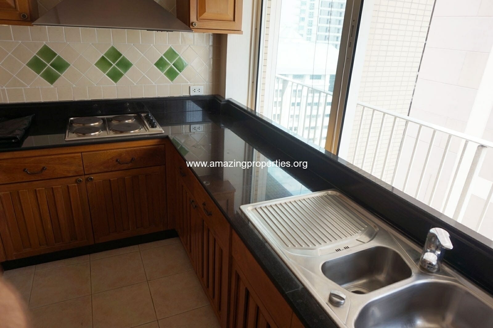 2-bedroom-condo-Langsuan-Ville-8-4003.jpg