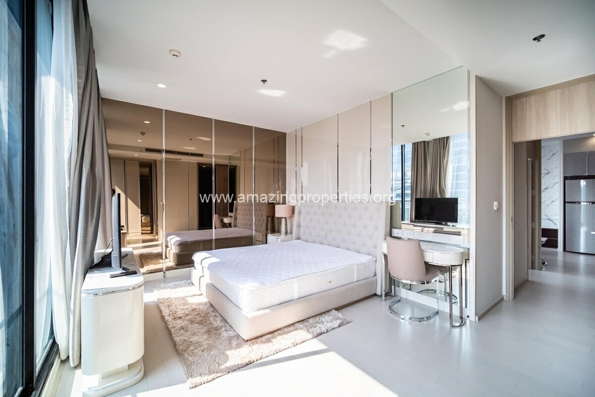 2-bedroom-condo-Noble-Ploenchit-3-5339.jpg