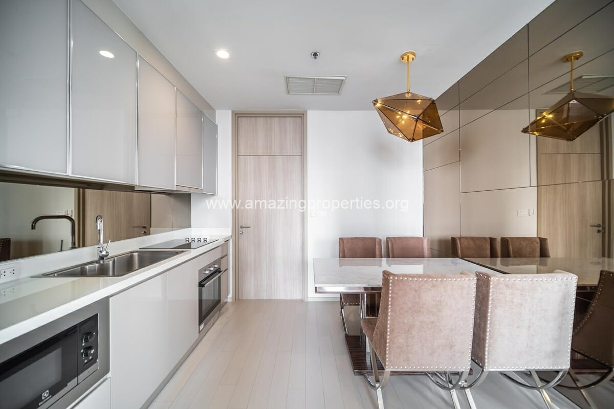 2-bedroom-condo-Noble-Ploenchit-4-8623.jpg