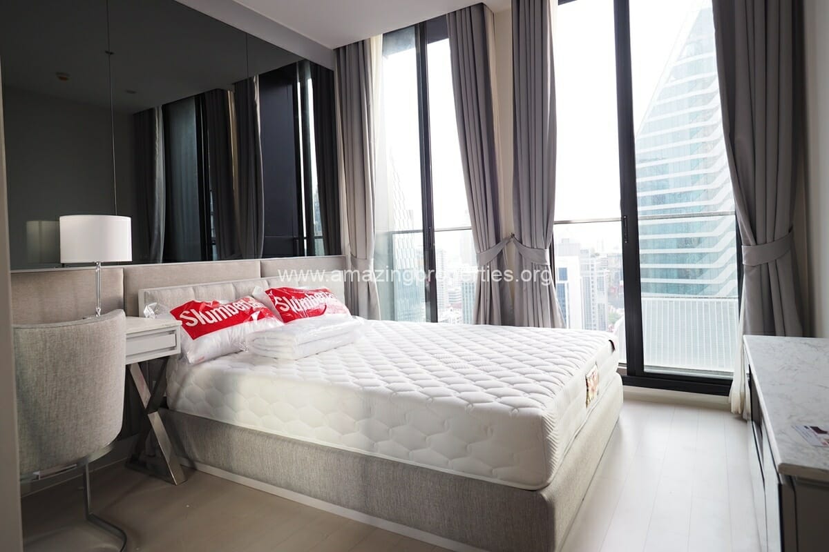 2-bedroom-condo-Noble-Ploenchit-8-7215.jpg