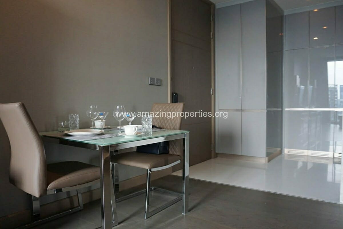 2-bedroom-condo-The-Esse-Singha-Estate-14-9689.jpg
