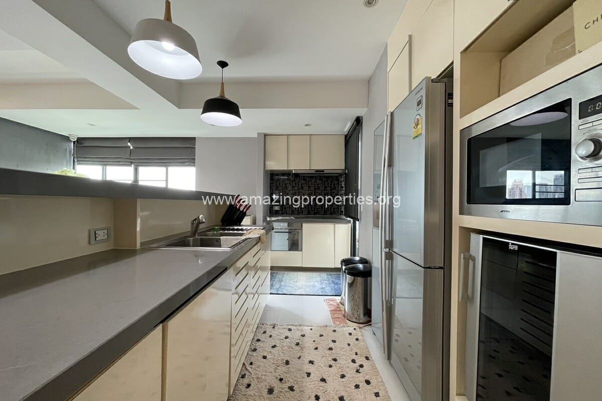 2-bedroom-near-Benchakitti-Park-14-2304.jpg