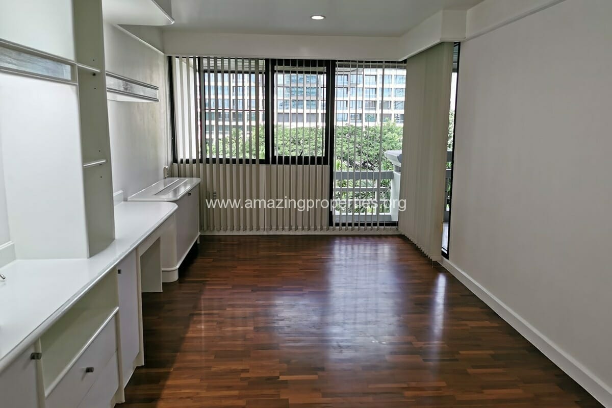 21-Bedroom-Apartment-Peng-Seng-Mansion-12-3341.jpg